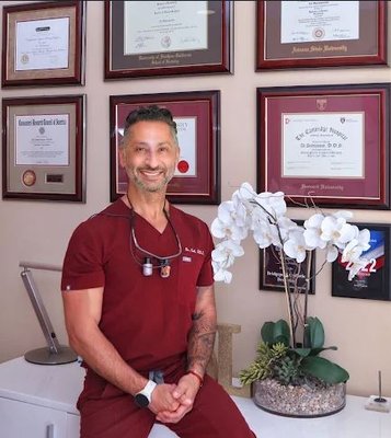 괴산군청 전경과 푸른 하늘 이미지