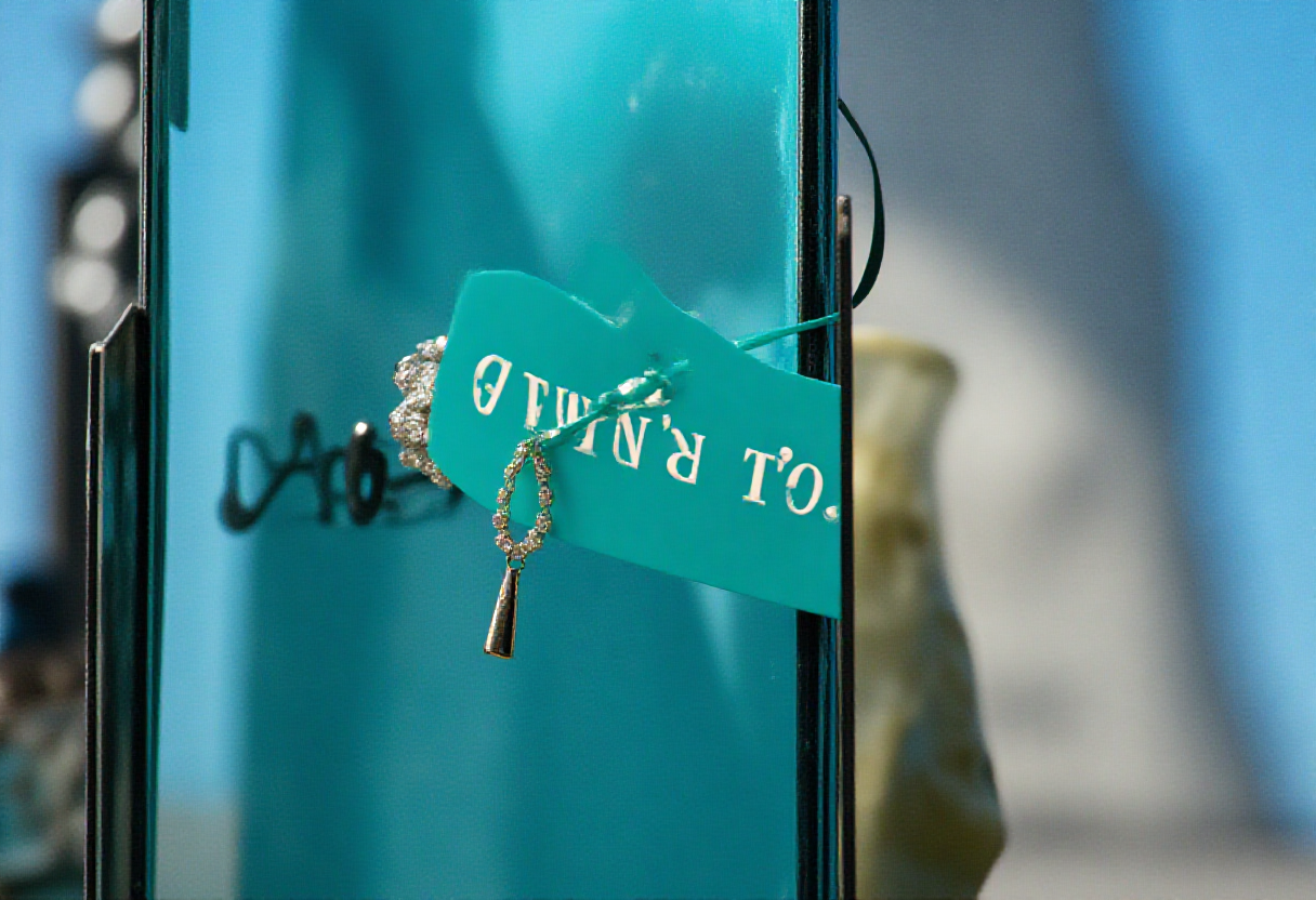 티파니앤코 T 스마일 펜던트 18K 골드 다이아몬드 목걸이 실물 이미지