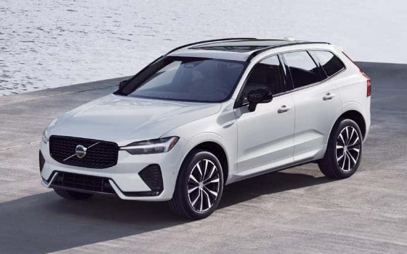 볼보 EX60 전기 SUV 구매 혜택과 차량 외관이 잘 나타난 고해상도 이미지