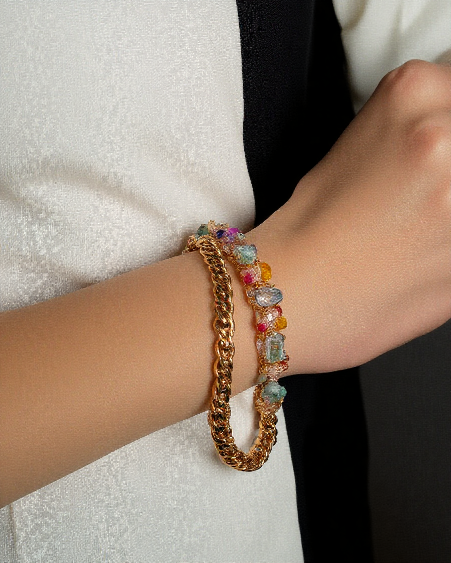 정교하고 우아한 디자인의 팔찌 이미지