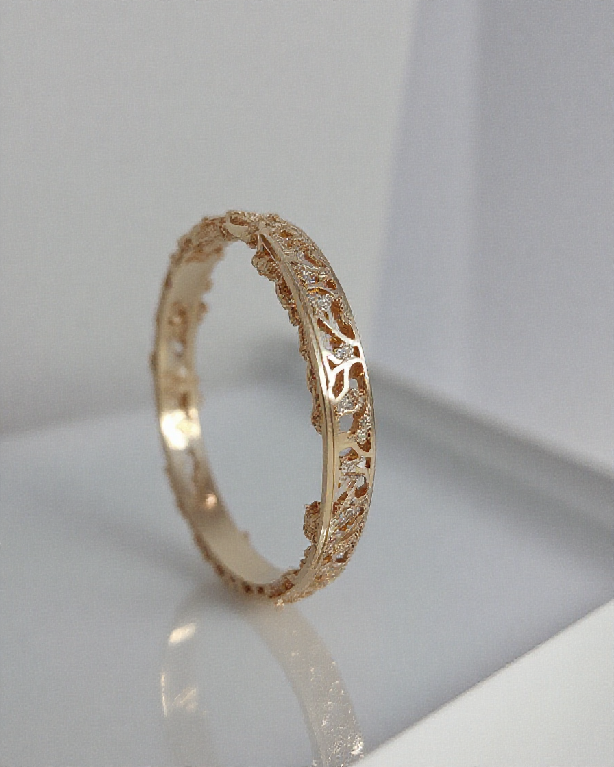 디테일이 정교한 고급 주얼리 반지의 고해상도 사진